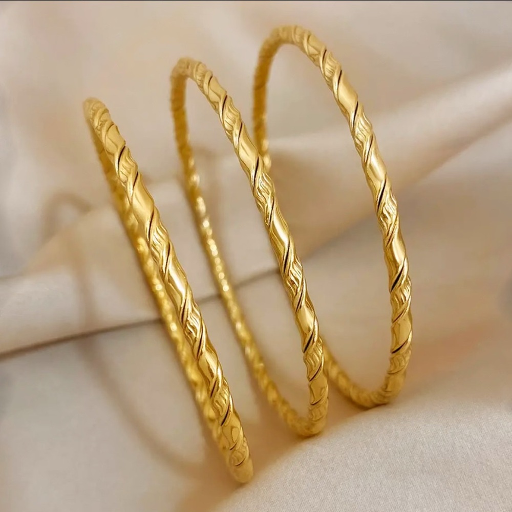 18k Gold Filled Set Of 3 Bangles, 3pc set - Picture 5 of 9